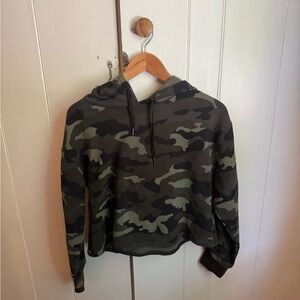 BB Dakota Cropped Camouflage Hoodie